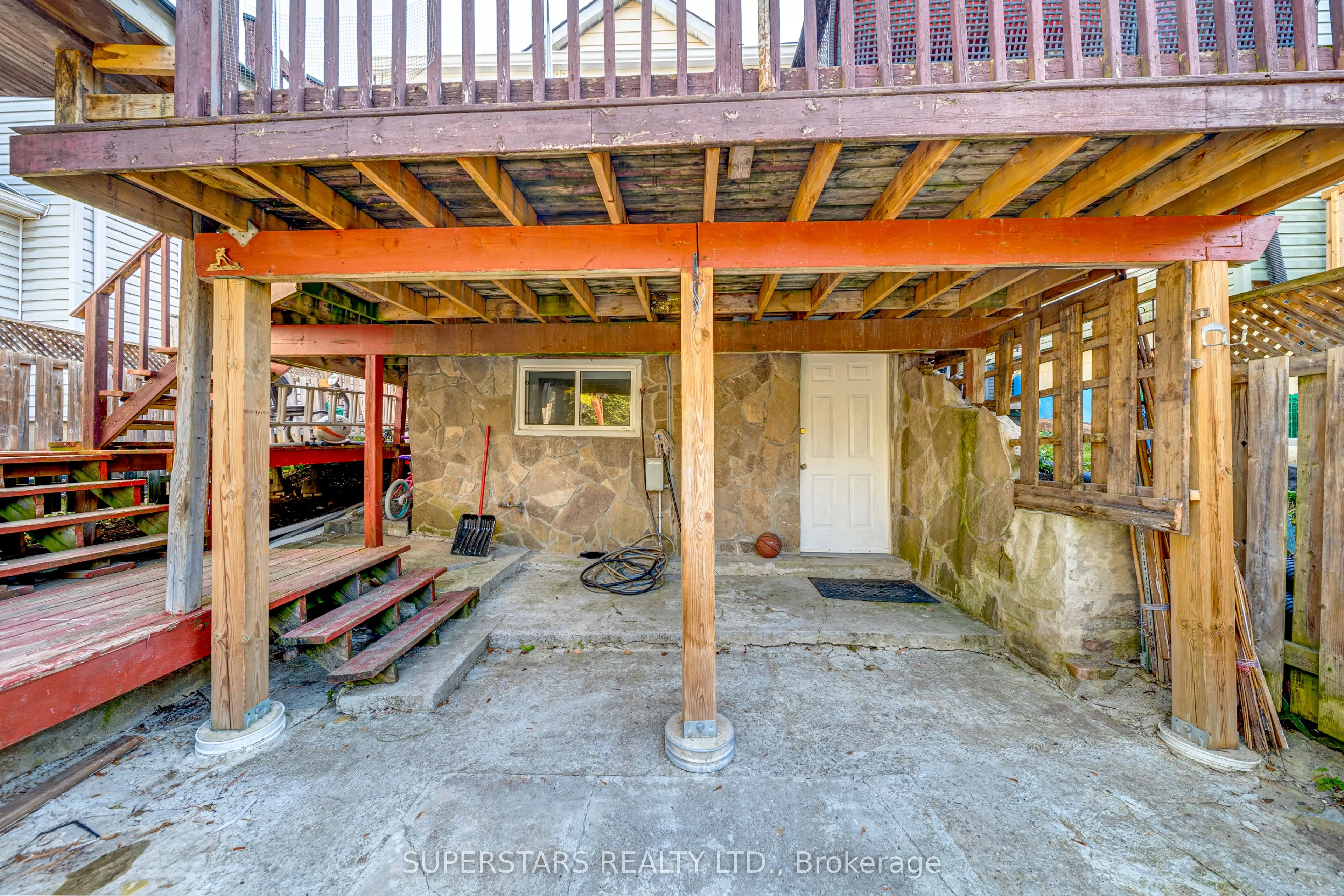 28 Machell Avenue