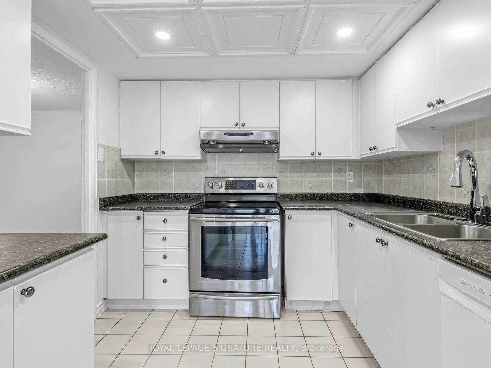 20 Harding Boulevard W #303