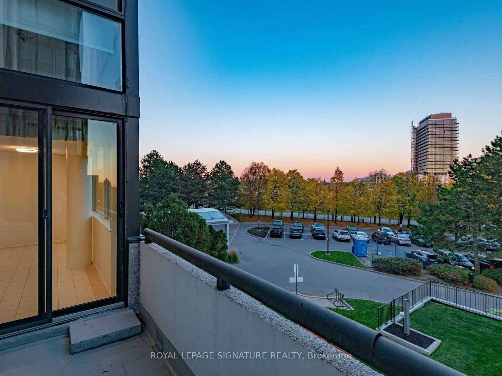 20 Harding Boulevard W #303