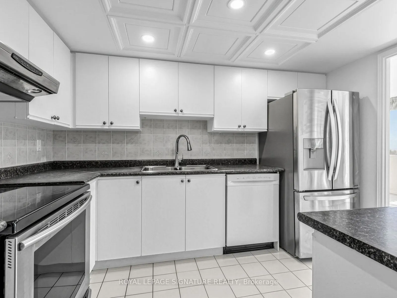 20 Harding Boulevard W #303