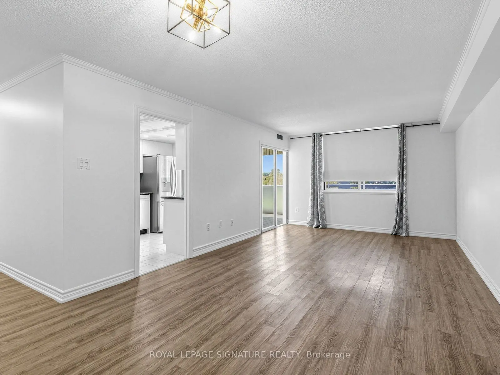 20 Harding Boulevard W #303