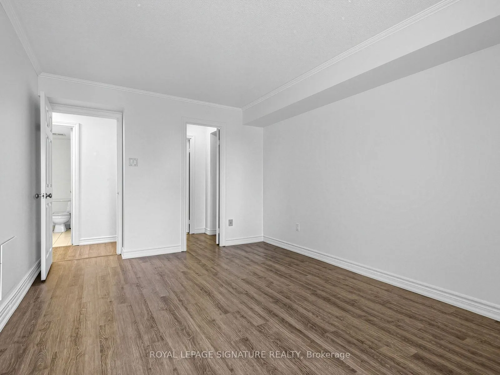 20 Harding Boulevard W #303