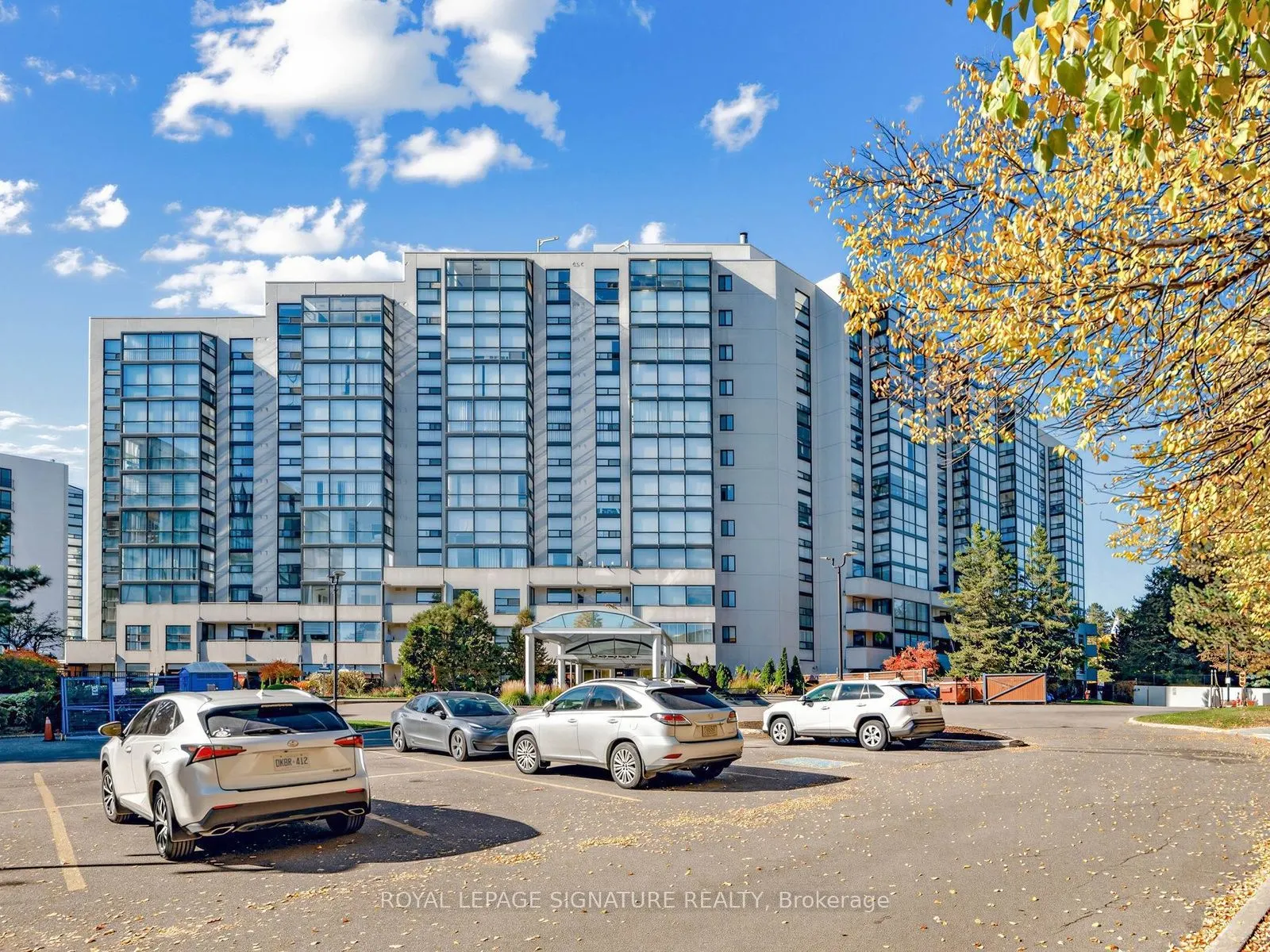 20 Harding Boulevard W #303