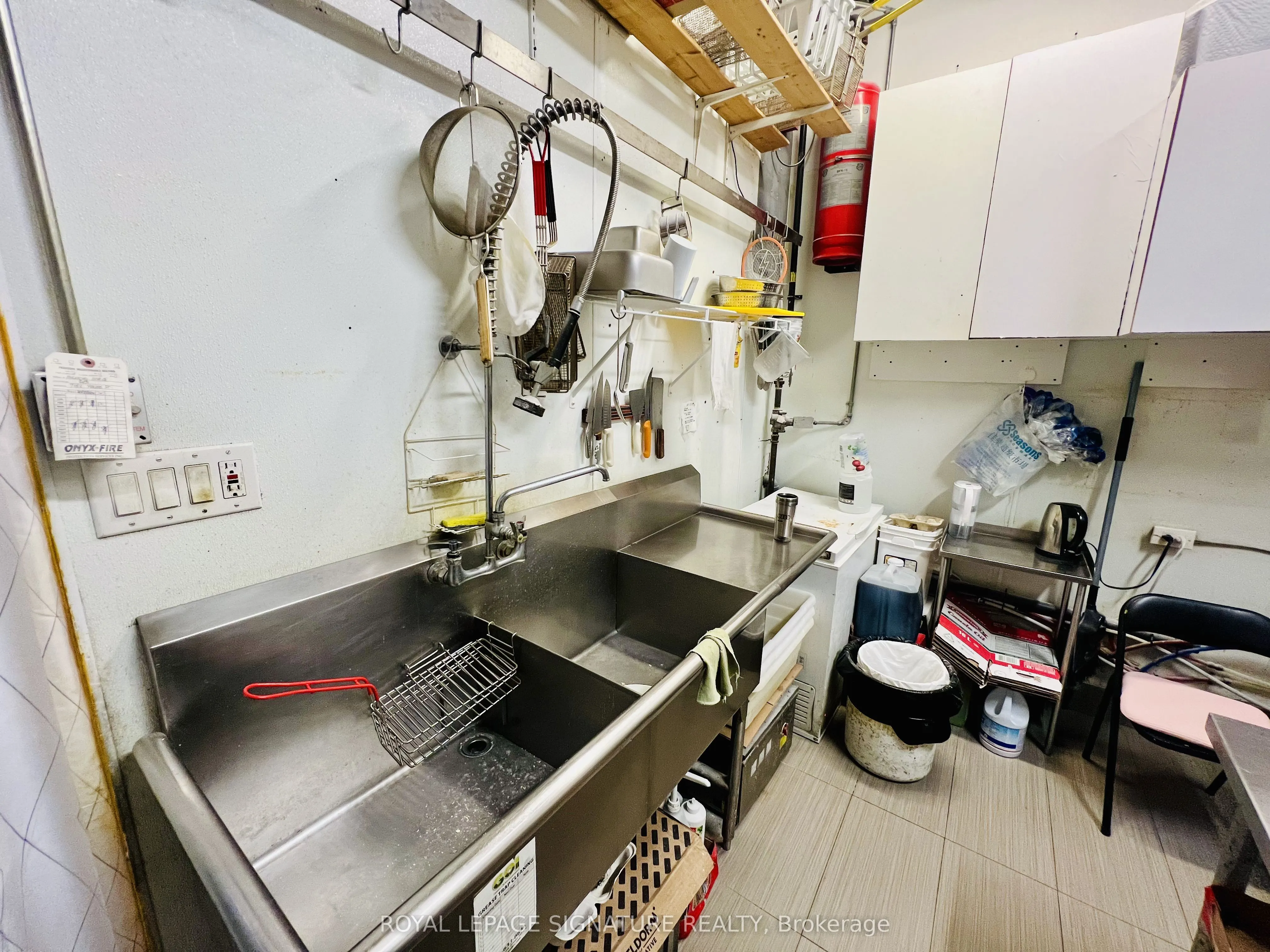 7181 Yonge Street #243