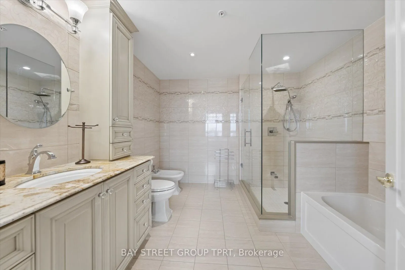 9255 Jane Street #1605