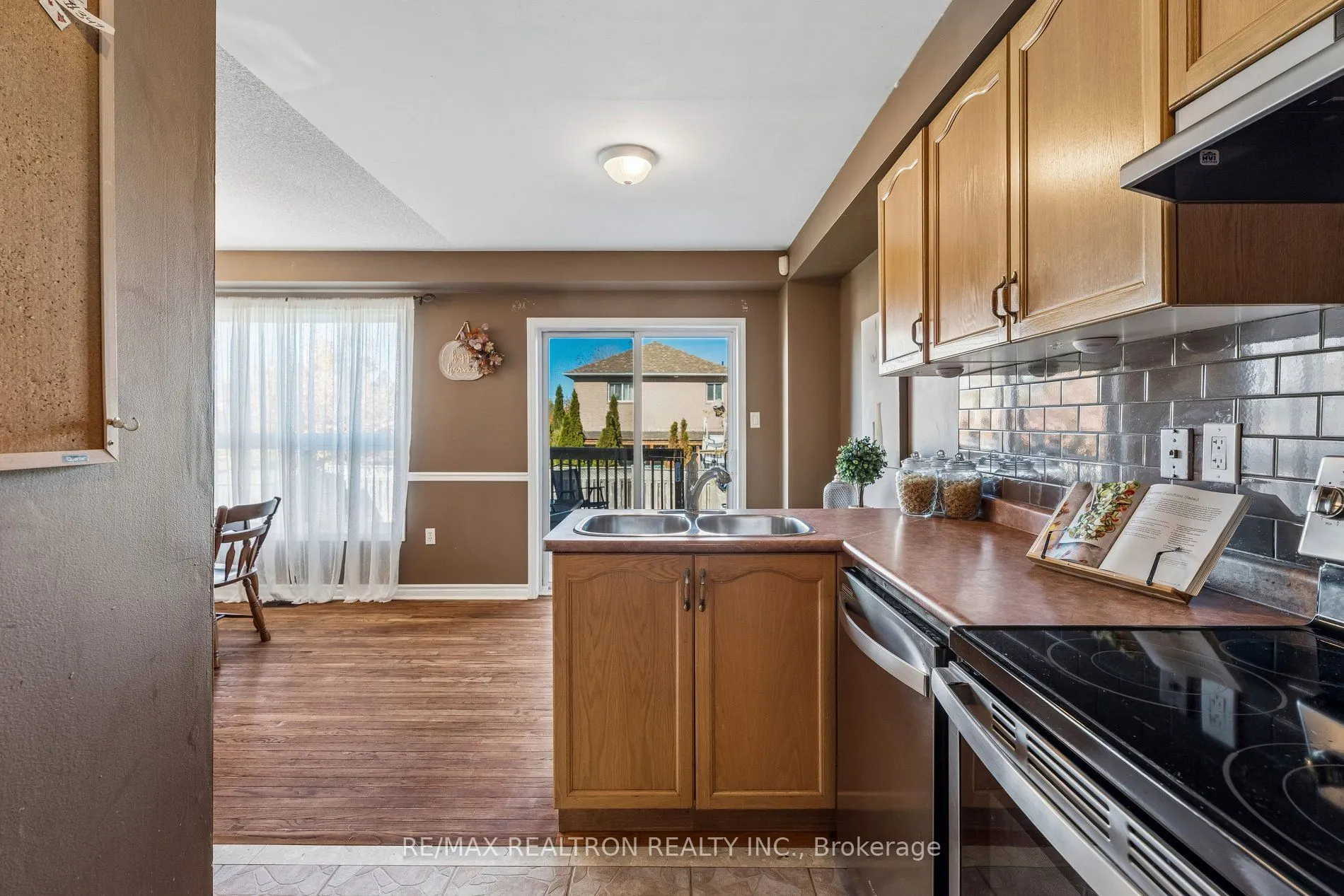 33 Wrendale Crescent