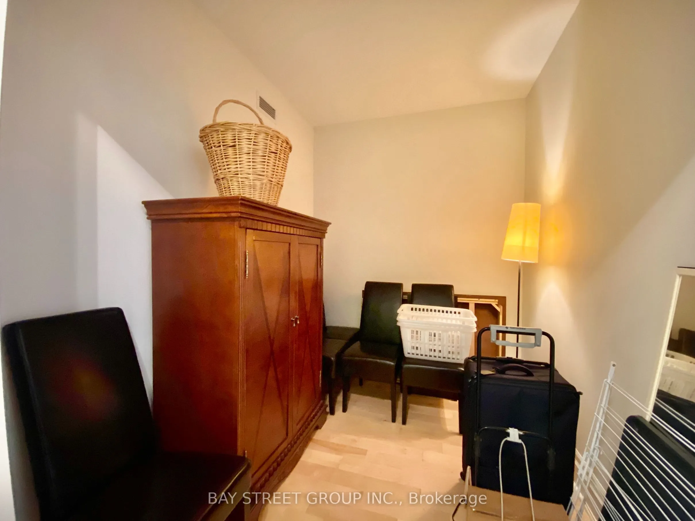 39 Upper Duke Crescent #321