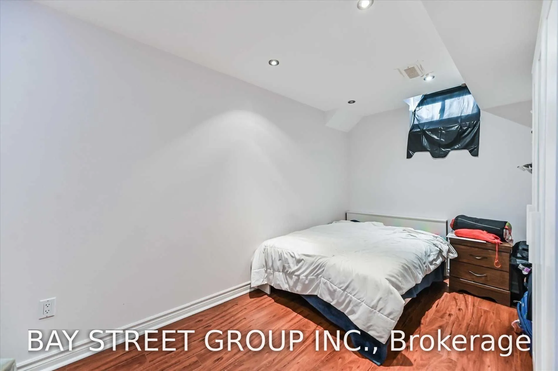 31 Levellands Crescent
