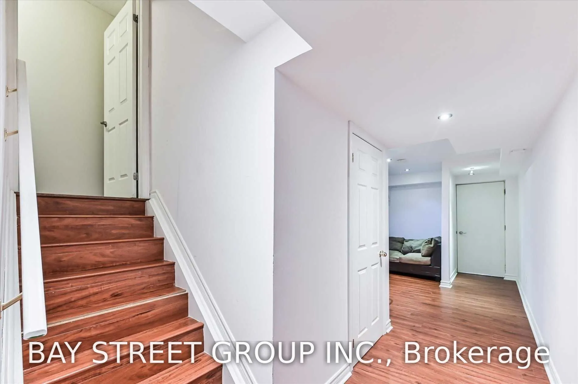 31 Levellands Crescent