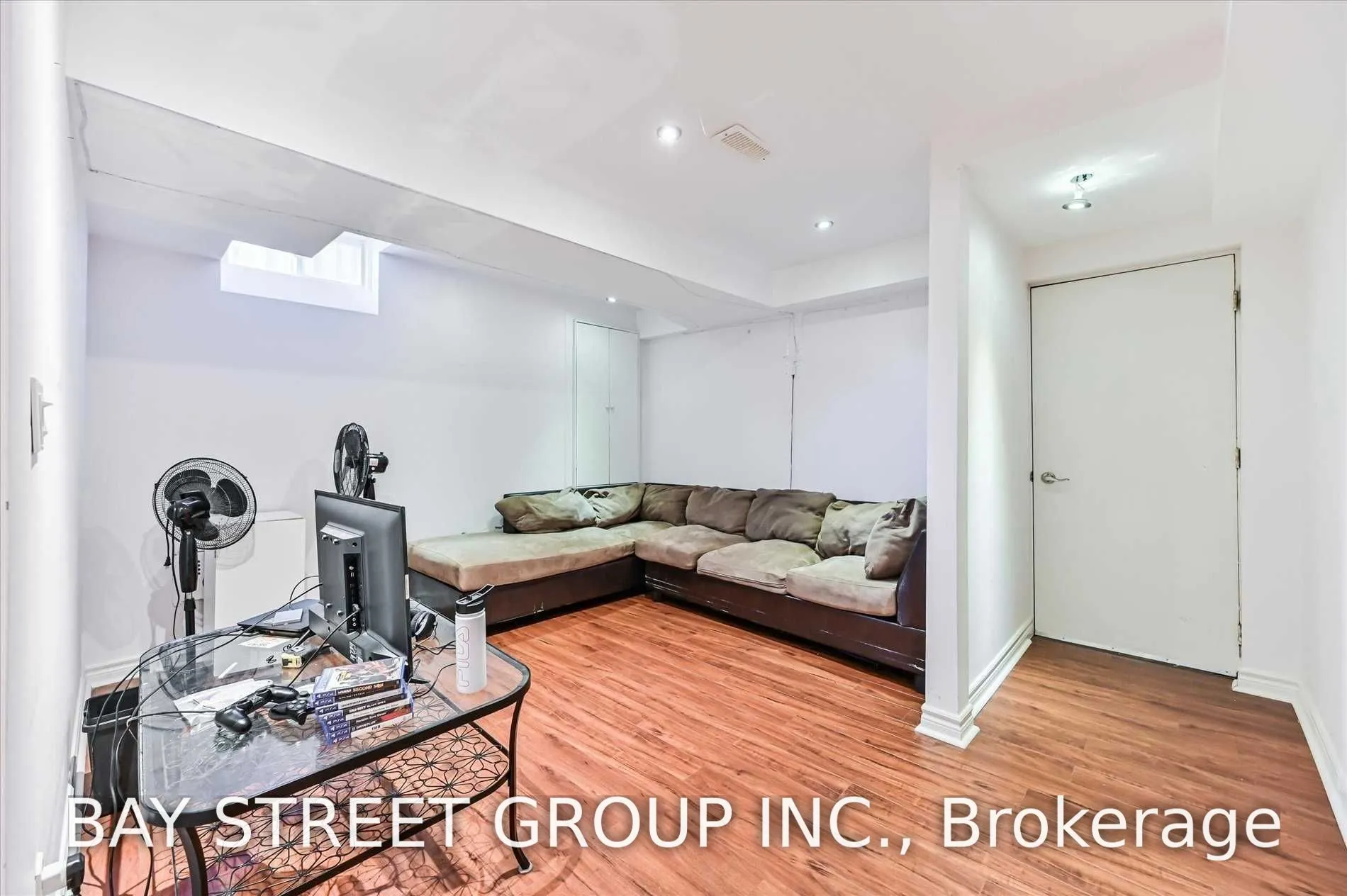 31 Levellands Crescent