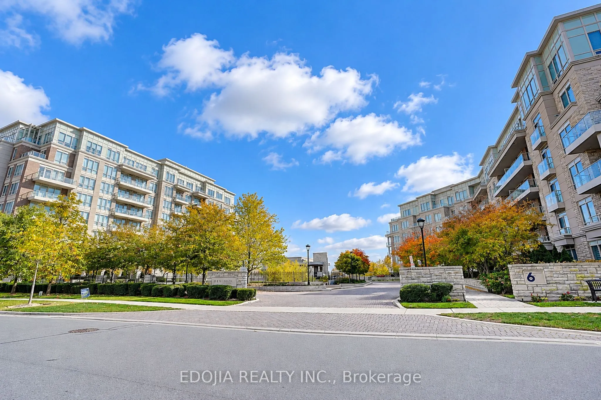 9 Stollery Pond Crescent #102