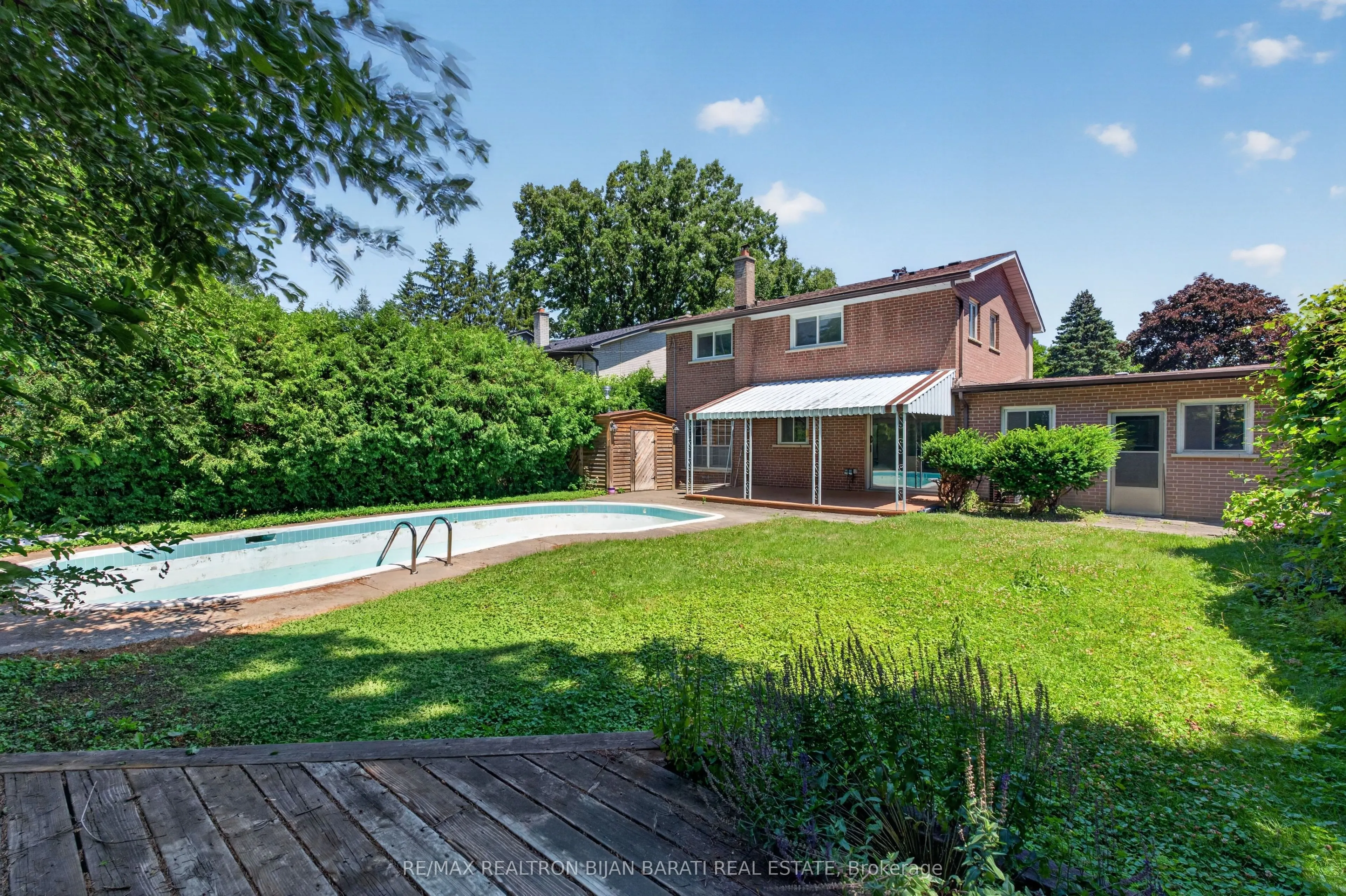 215 Grandview Avenue