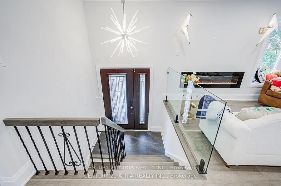 33 Sir Brandiles Place