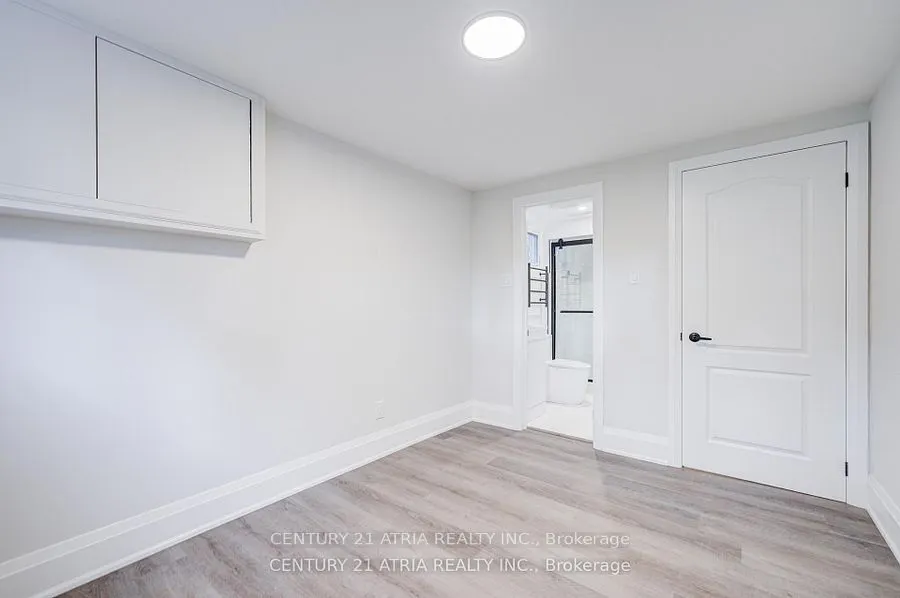 33 Sir Brandiles Place