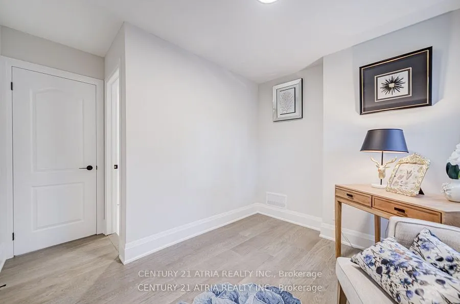 33 Sir Brandiles Place