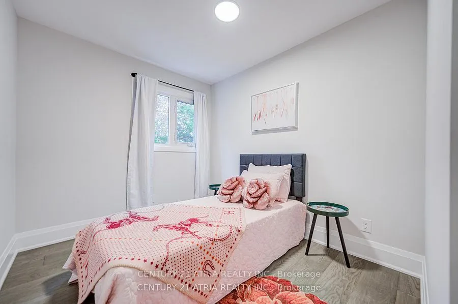 33 Sir Brandiles Place