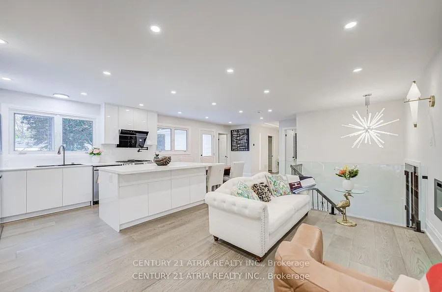 33 Sir Brandiles Place