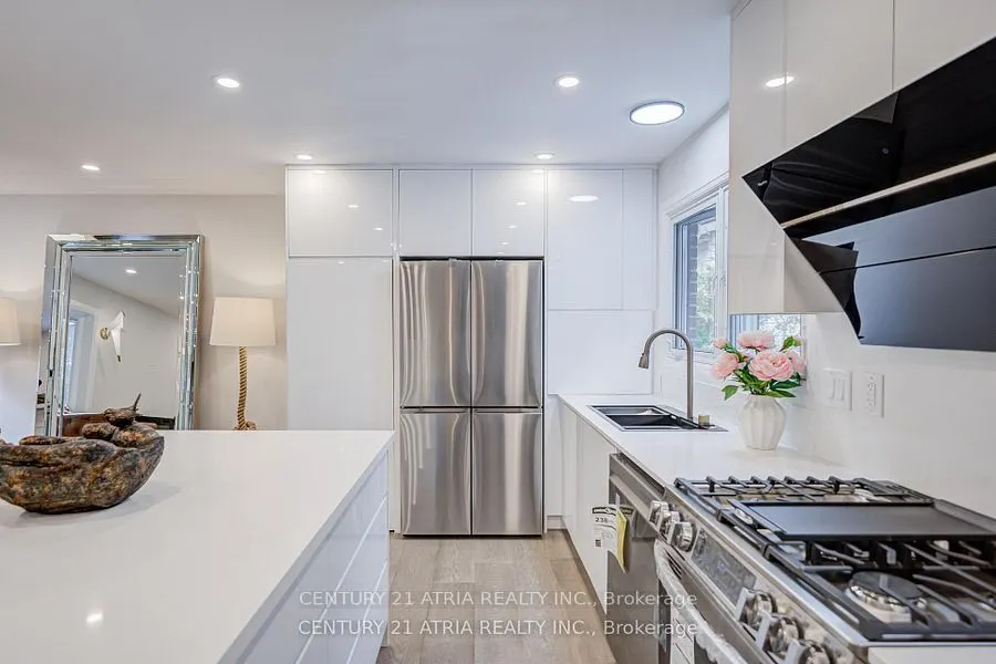 33 Sir Brandiles Place