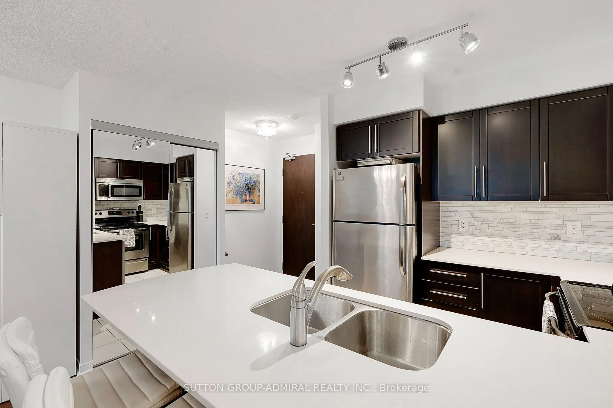 73 King William Crescent #307