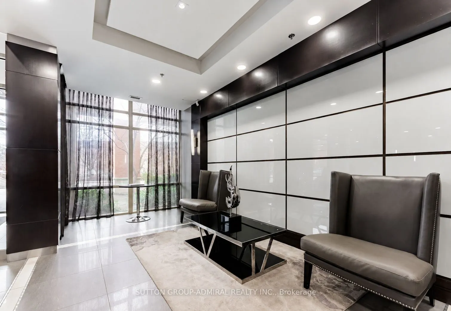 73 King William Crescent #307