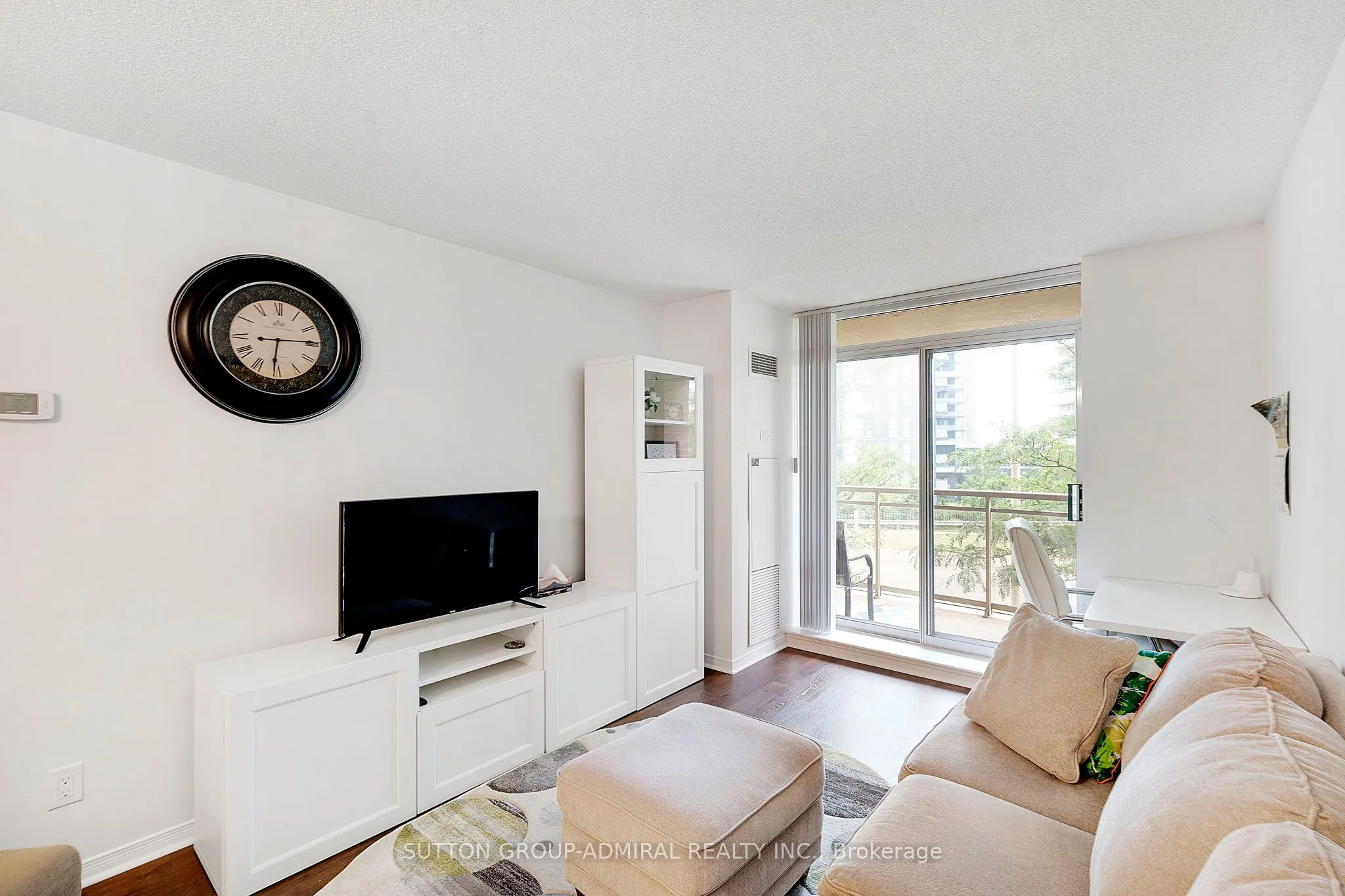 73 King William Crescent #307