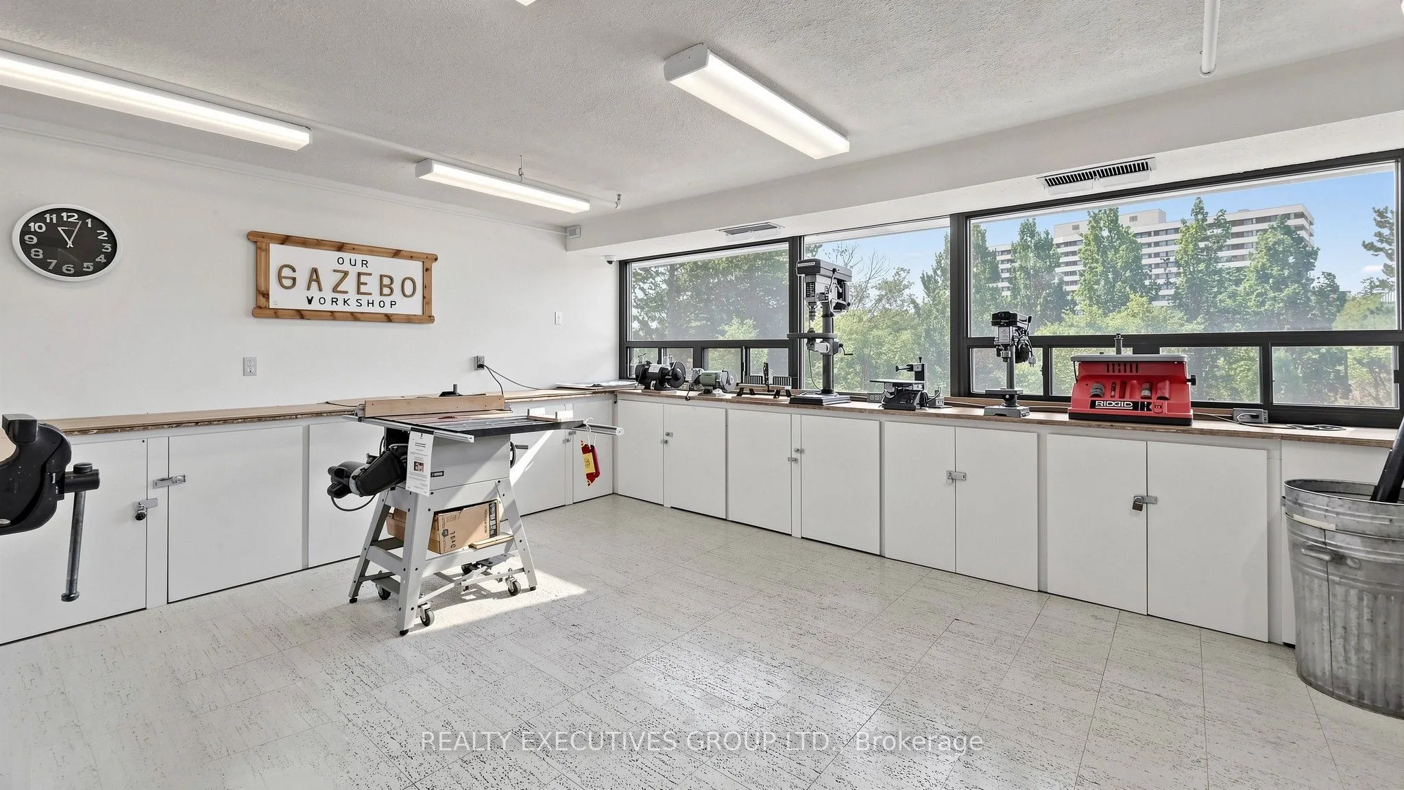8111 Yonge Street #1707