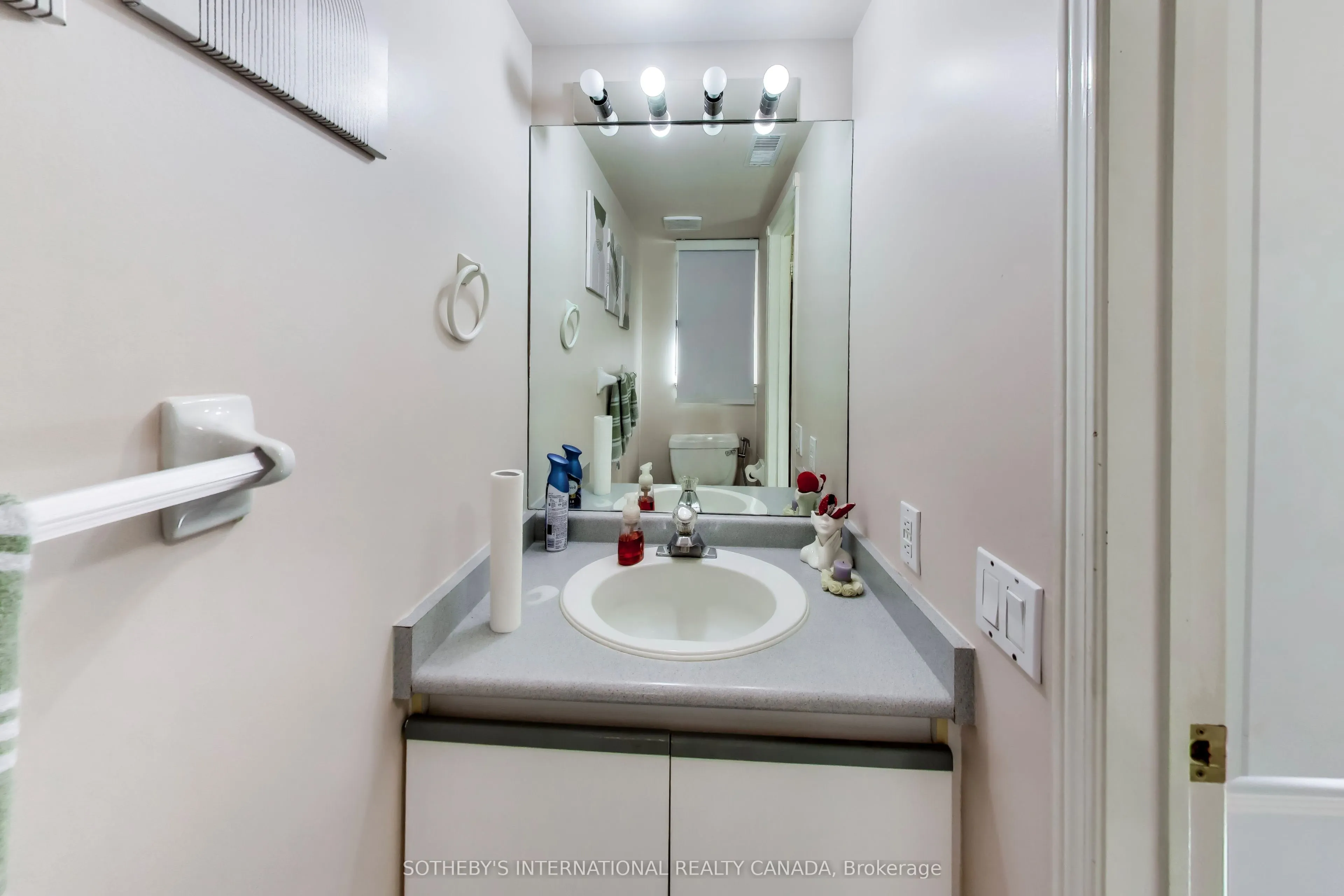 900 Steeles Avenue W #714
