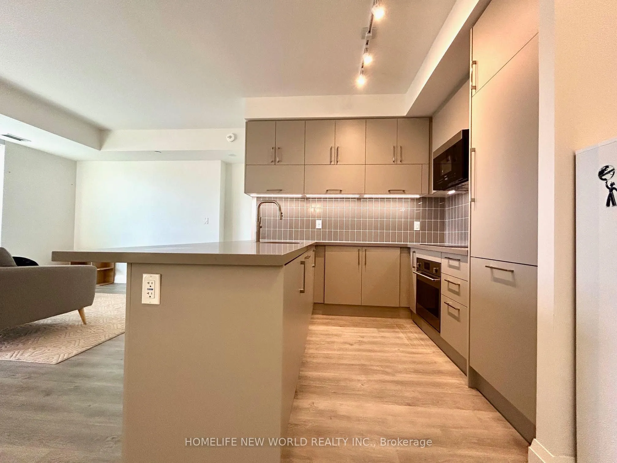 38 Andre de Grasse Street #518