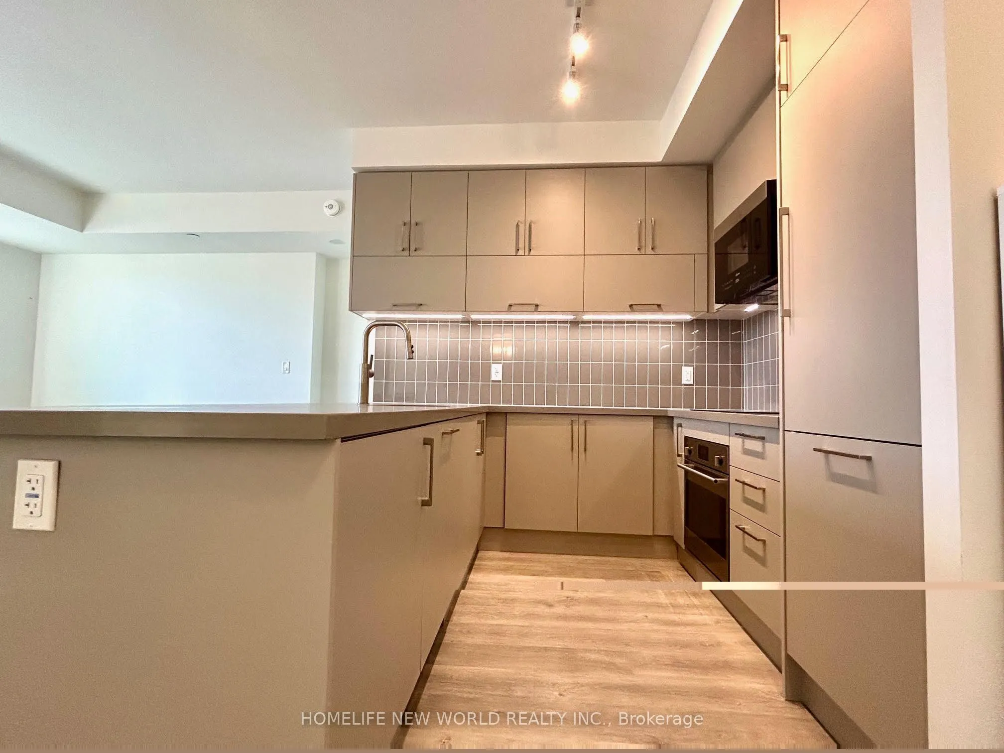 38 Andre de Grasse Street #518