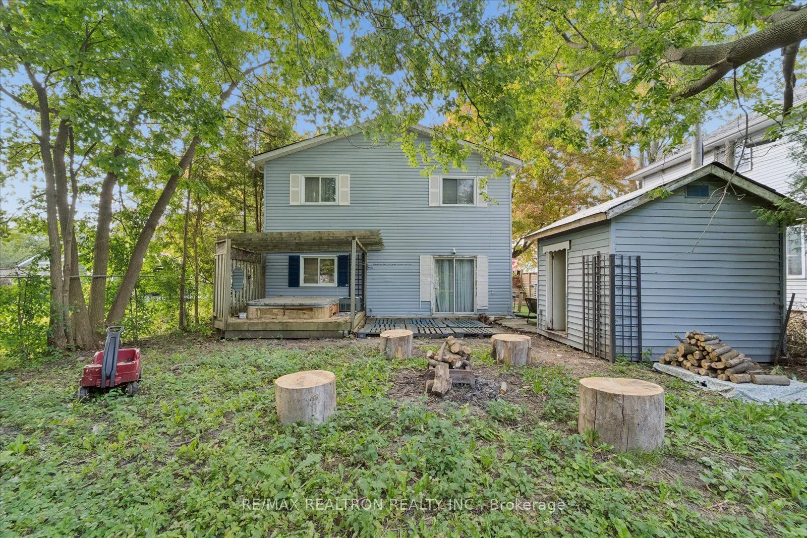 435 Lake Drive S