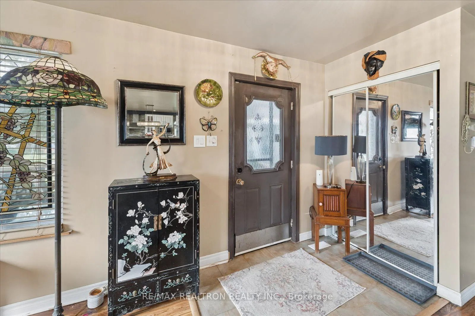 435 Lake Drive S