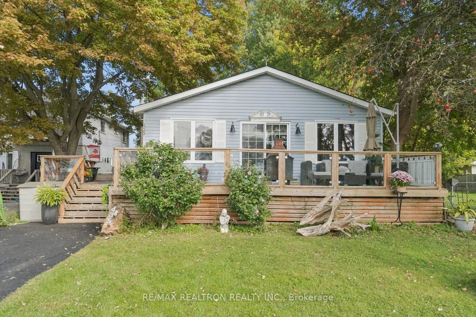 435 Lake Drive S