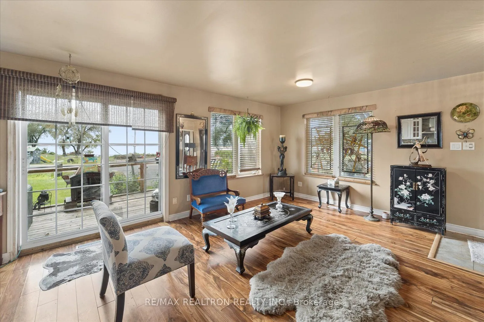 435 Lake Drive S