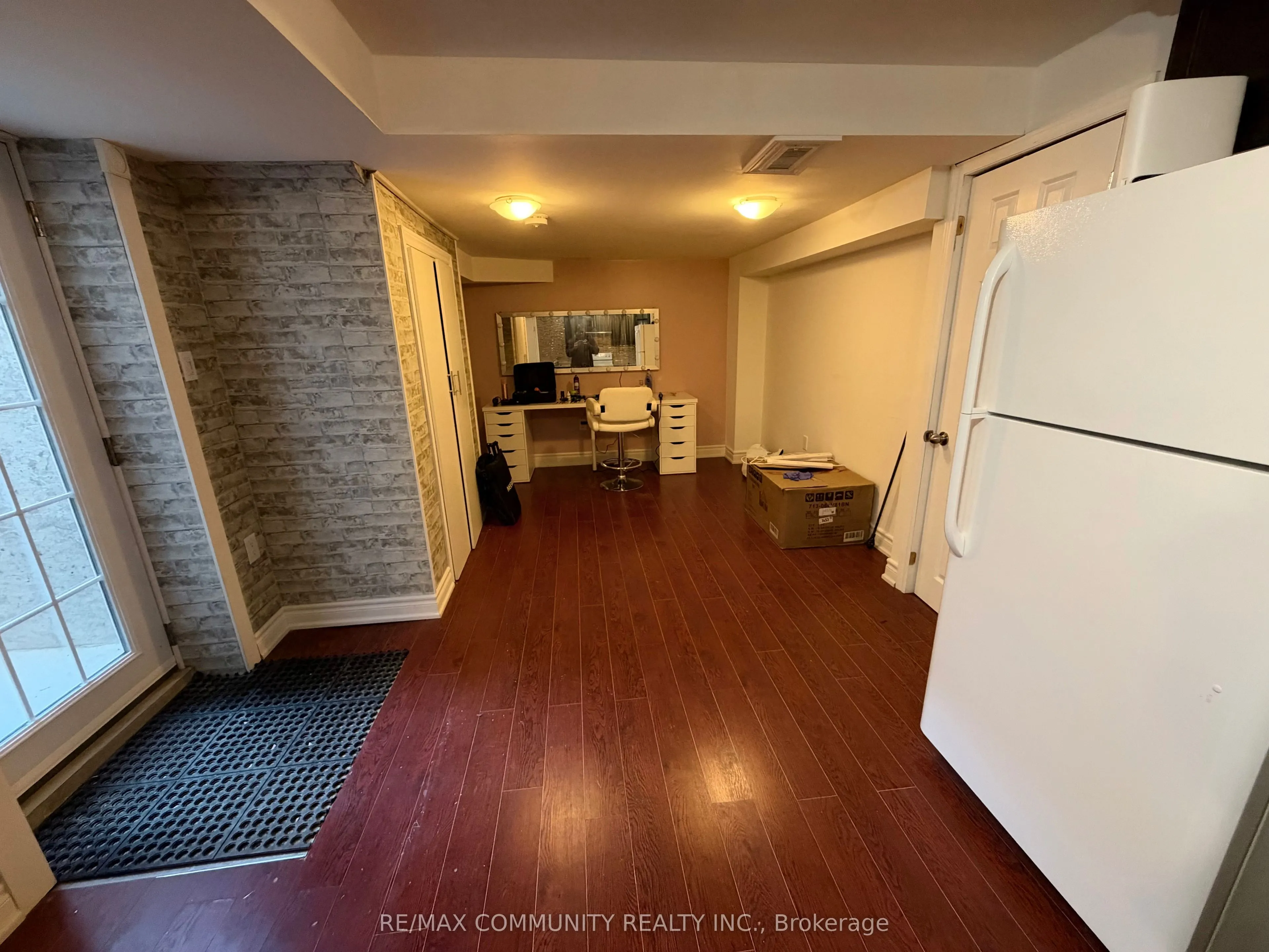 14 Sunnyside Hill Road W #Basement