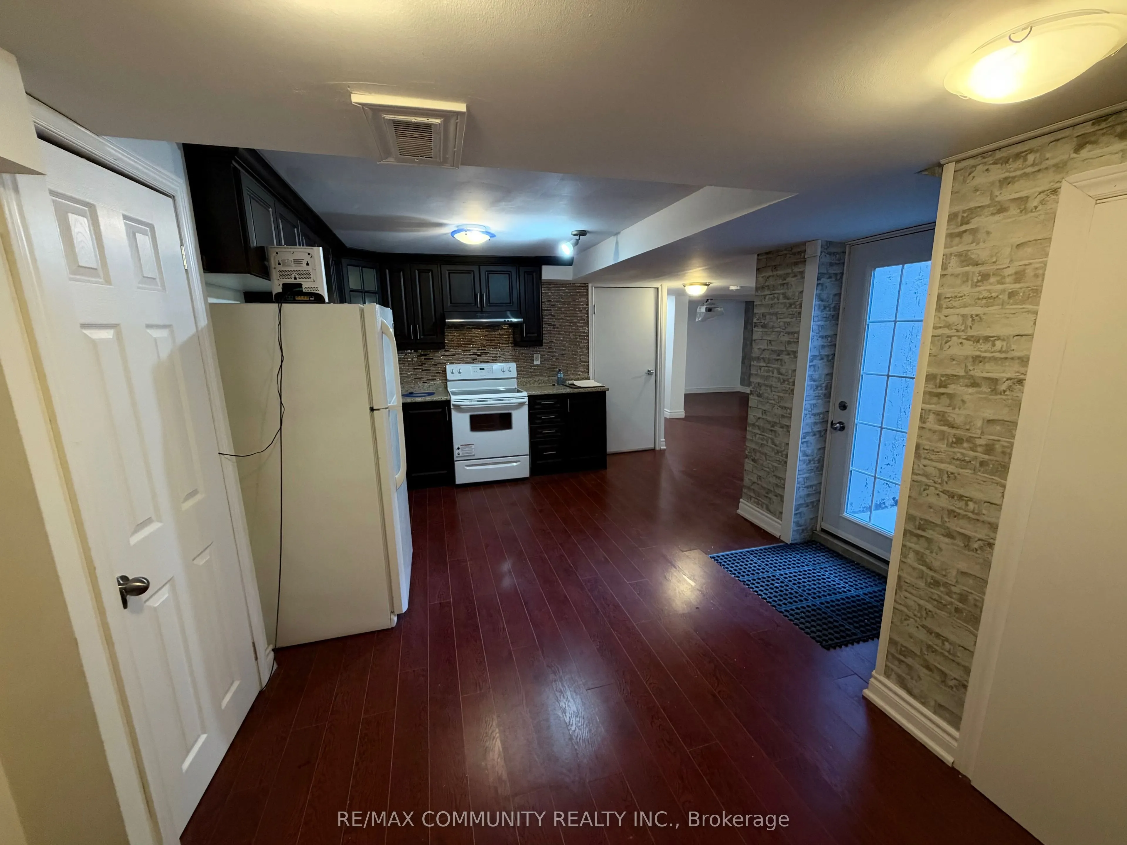 14 Sunnyside Hill Road W #Basement
