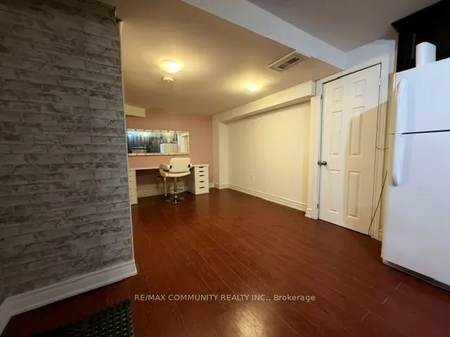 14 Sunnyside Hill Road W #Basement