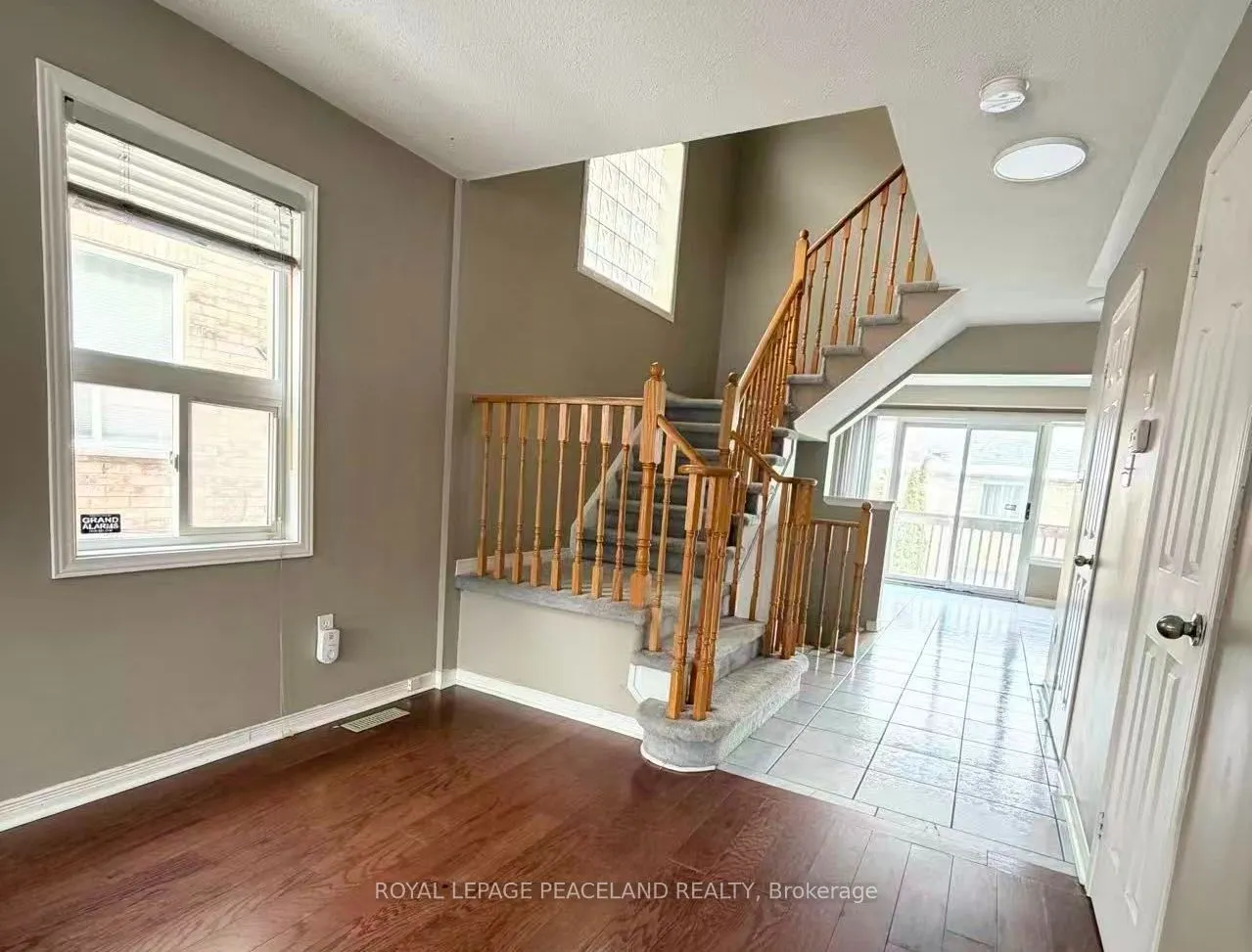 367 Marble Place #Upper Unit