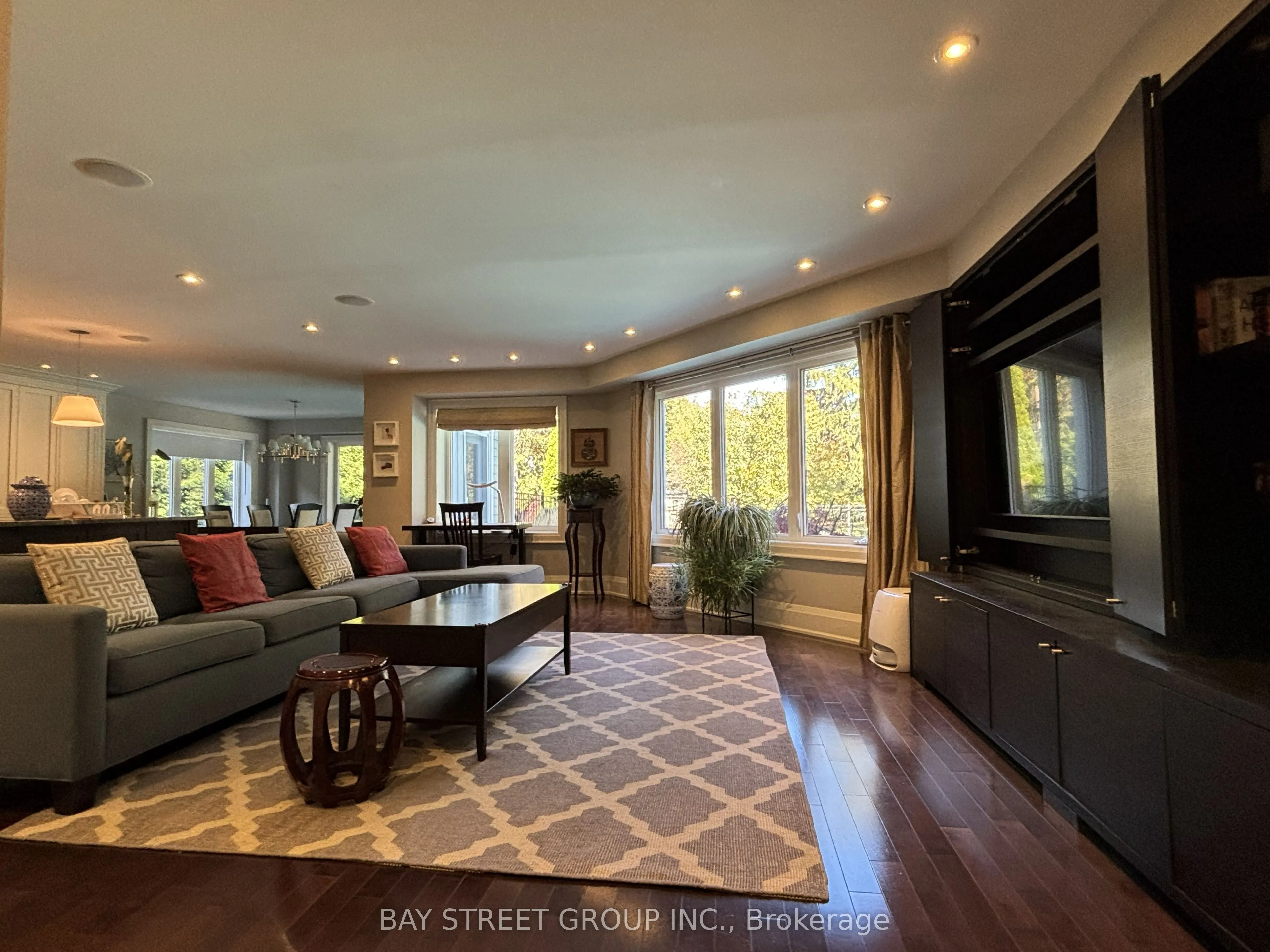 8 Dodie Street
