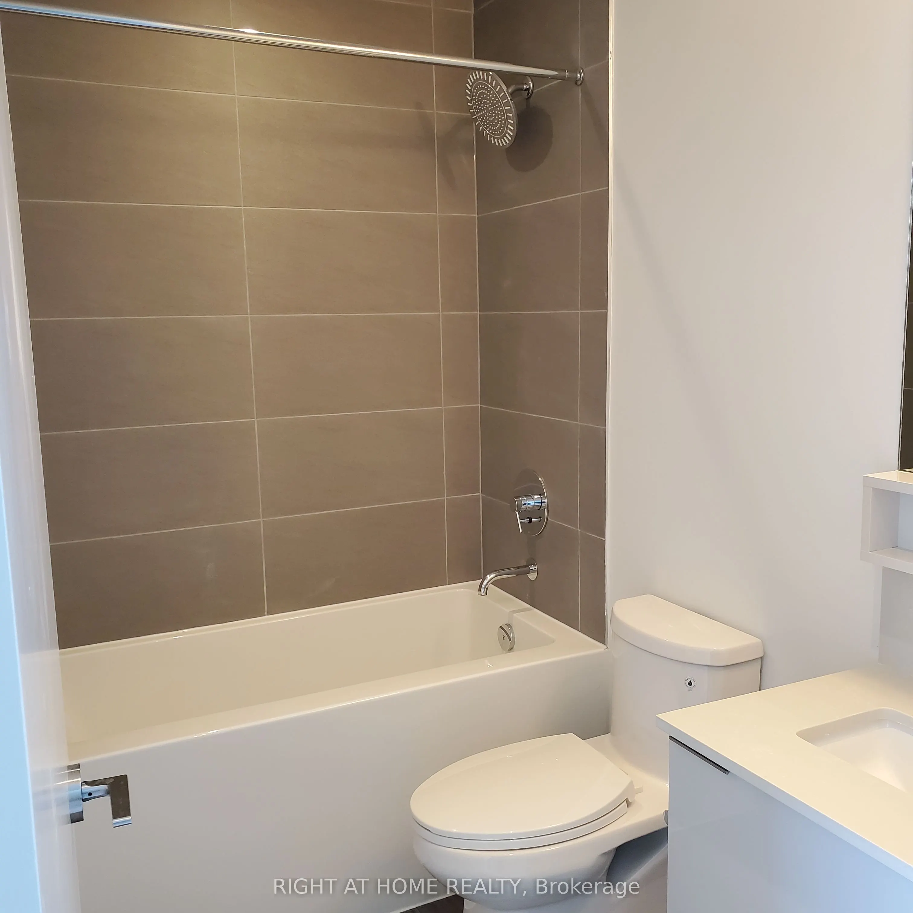 950 Portage Parkway #808