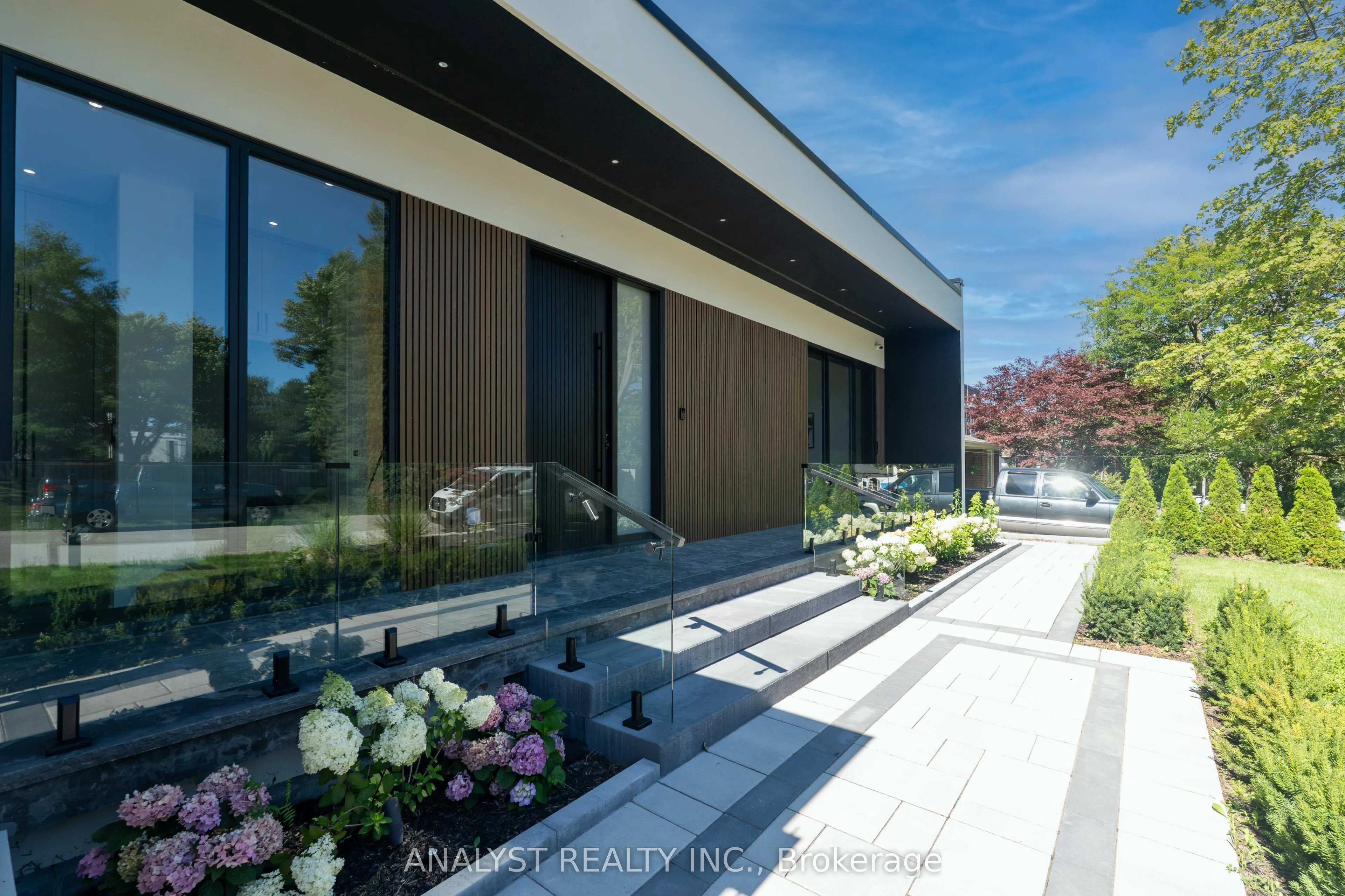 82 Donhill Crescent