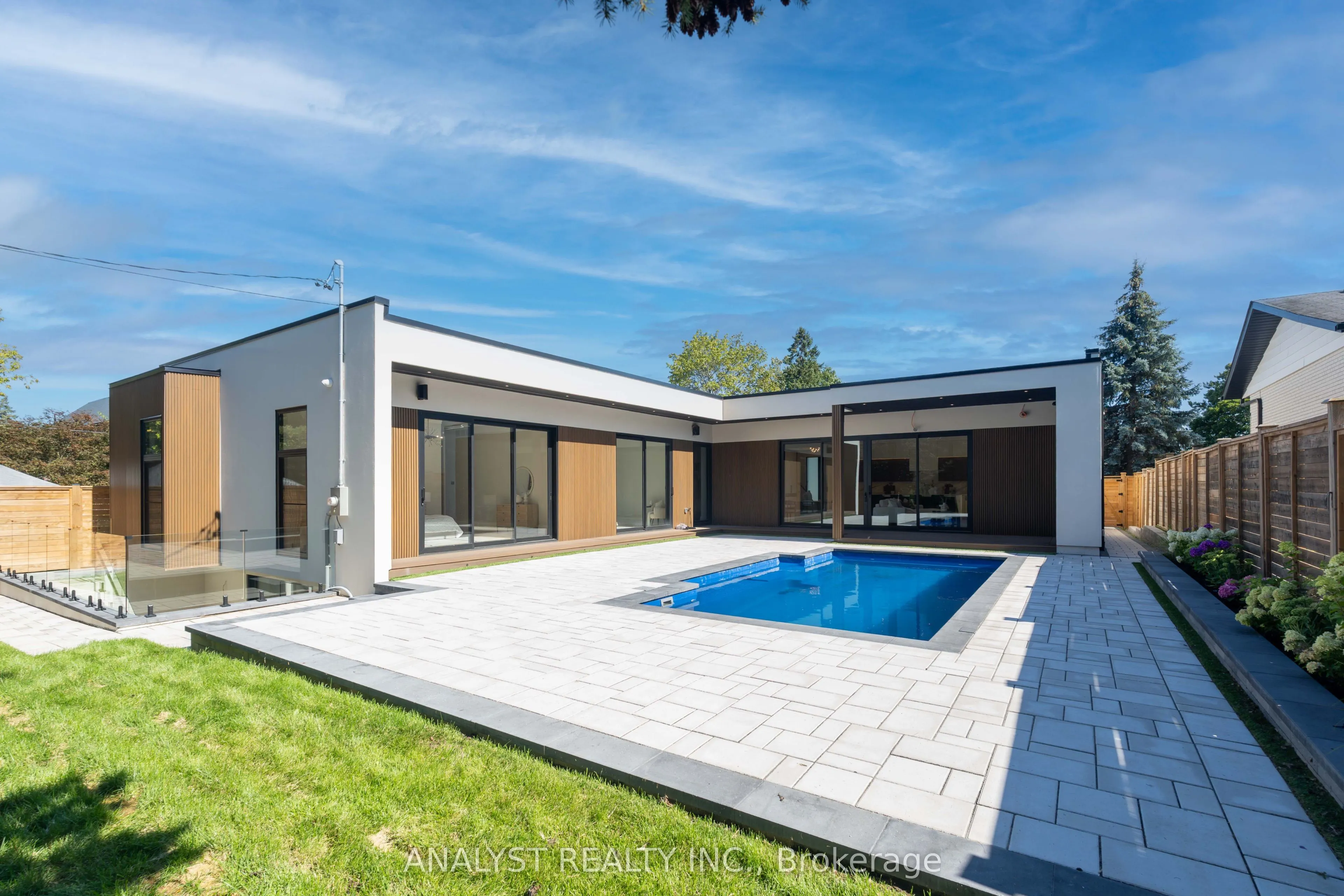 82 Donhill Crescent