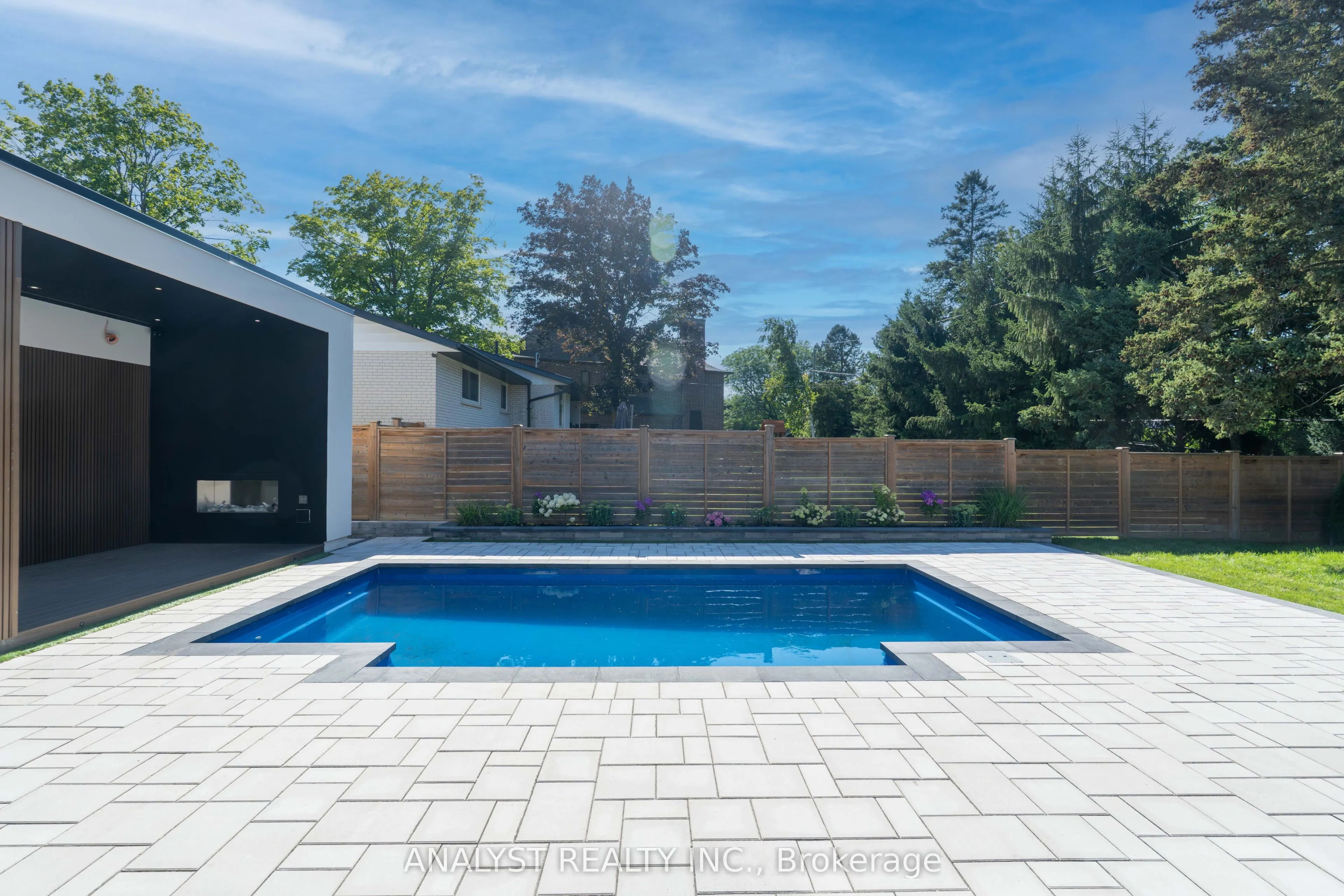 82 Donhill Crescent