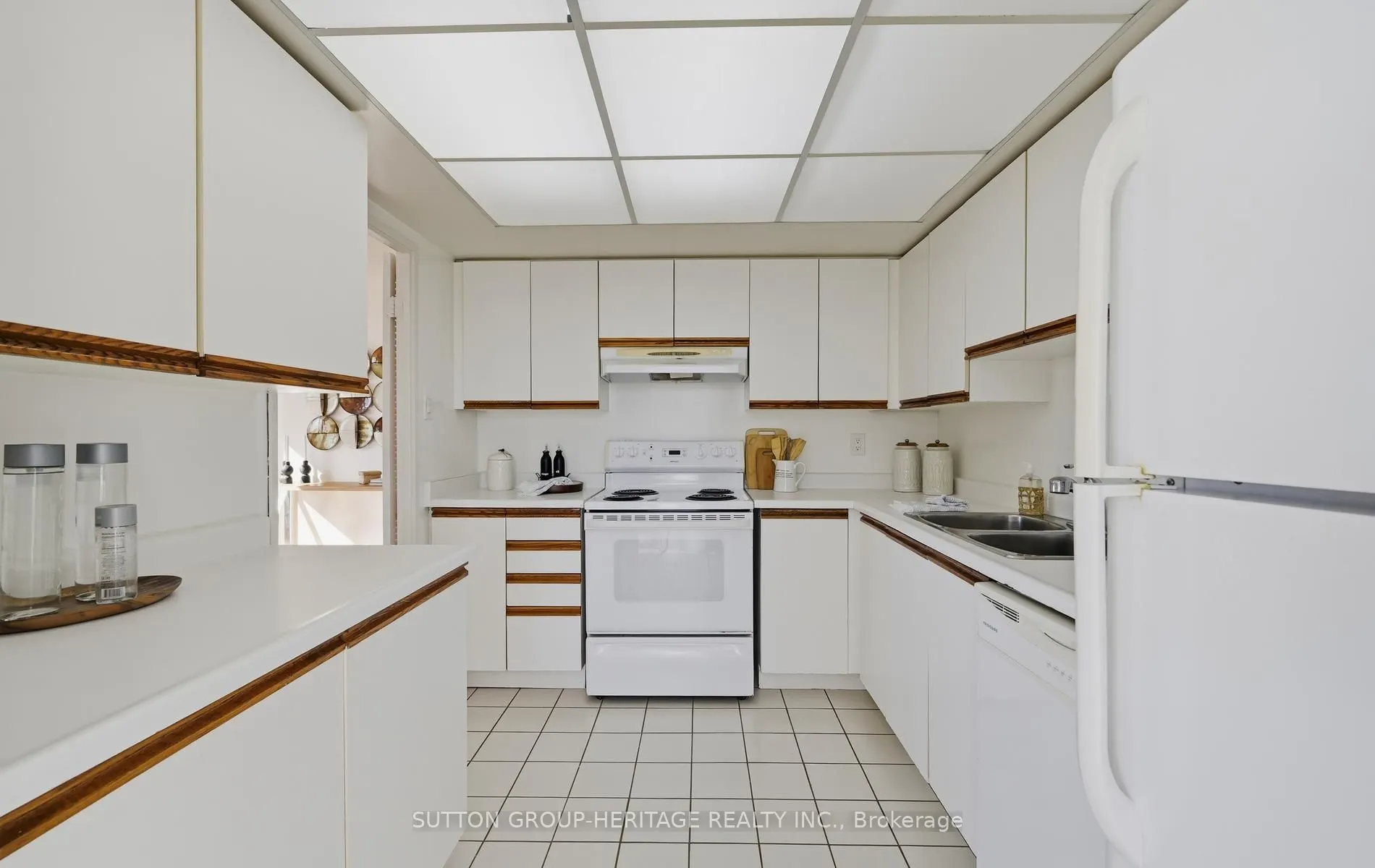 40 Harding Boulevard W #1112