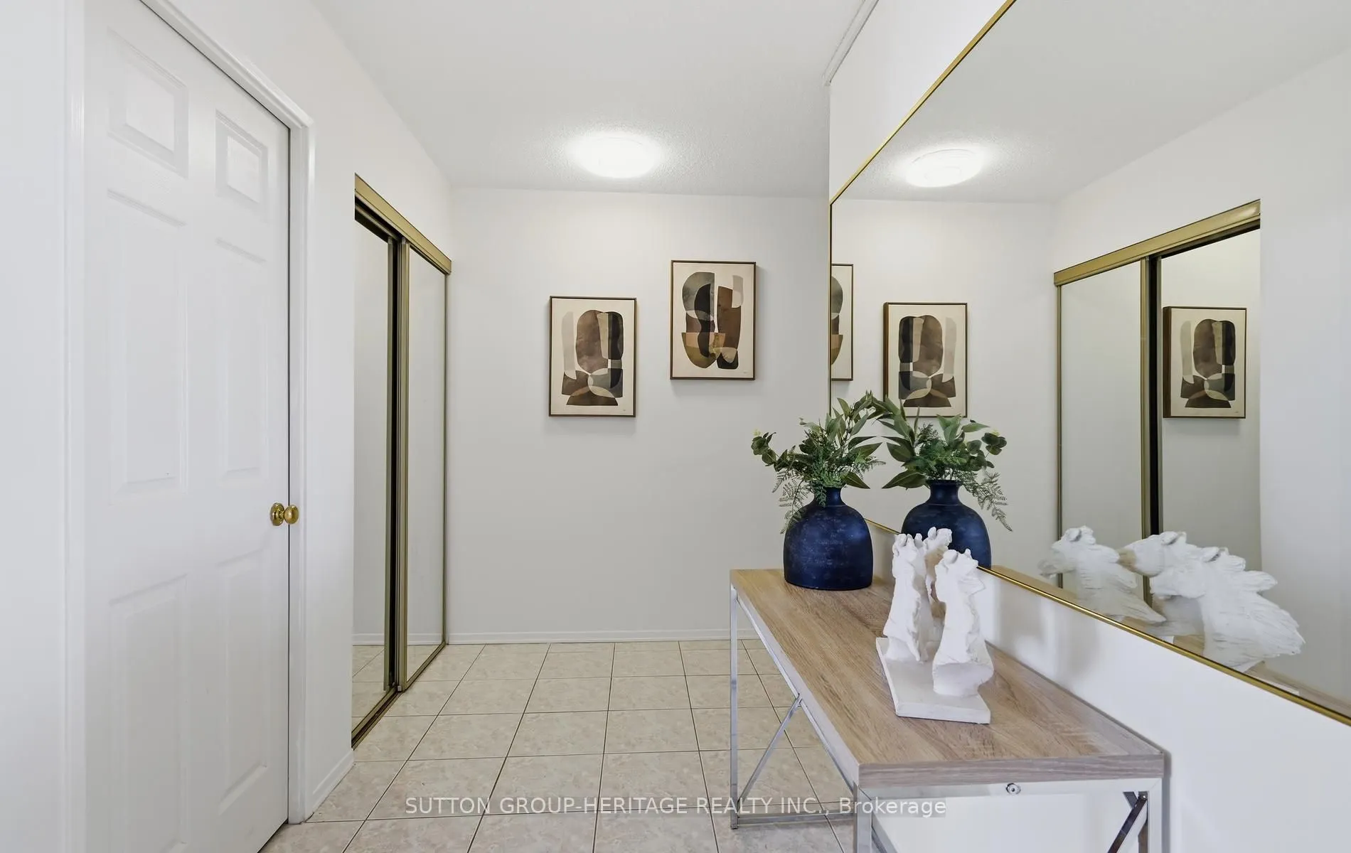 40 Harding Boulevard W #1112