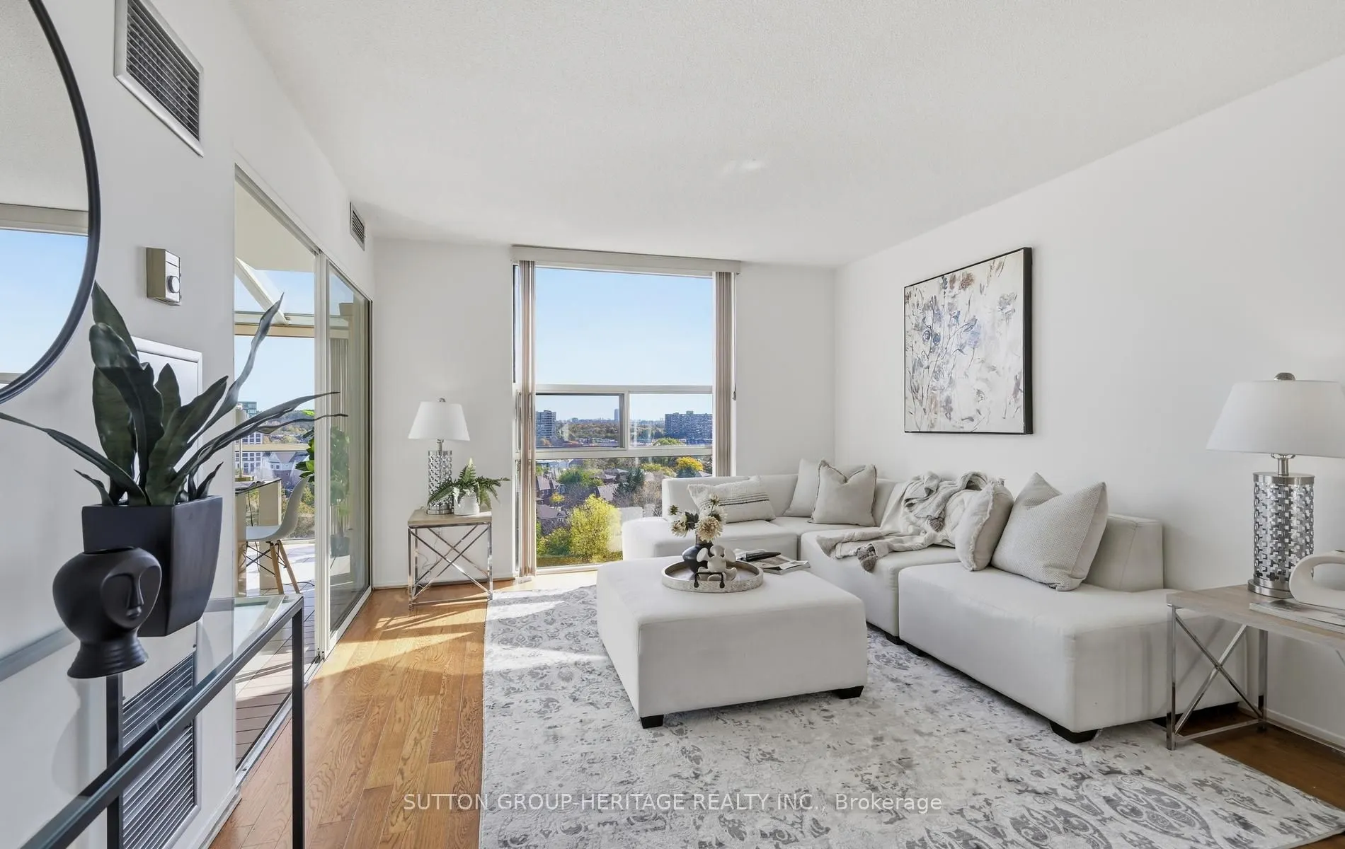40 Harding Boulevard W #1112