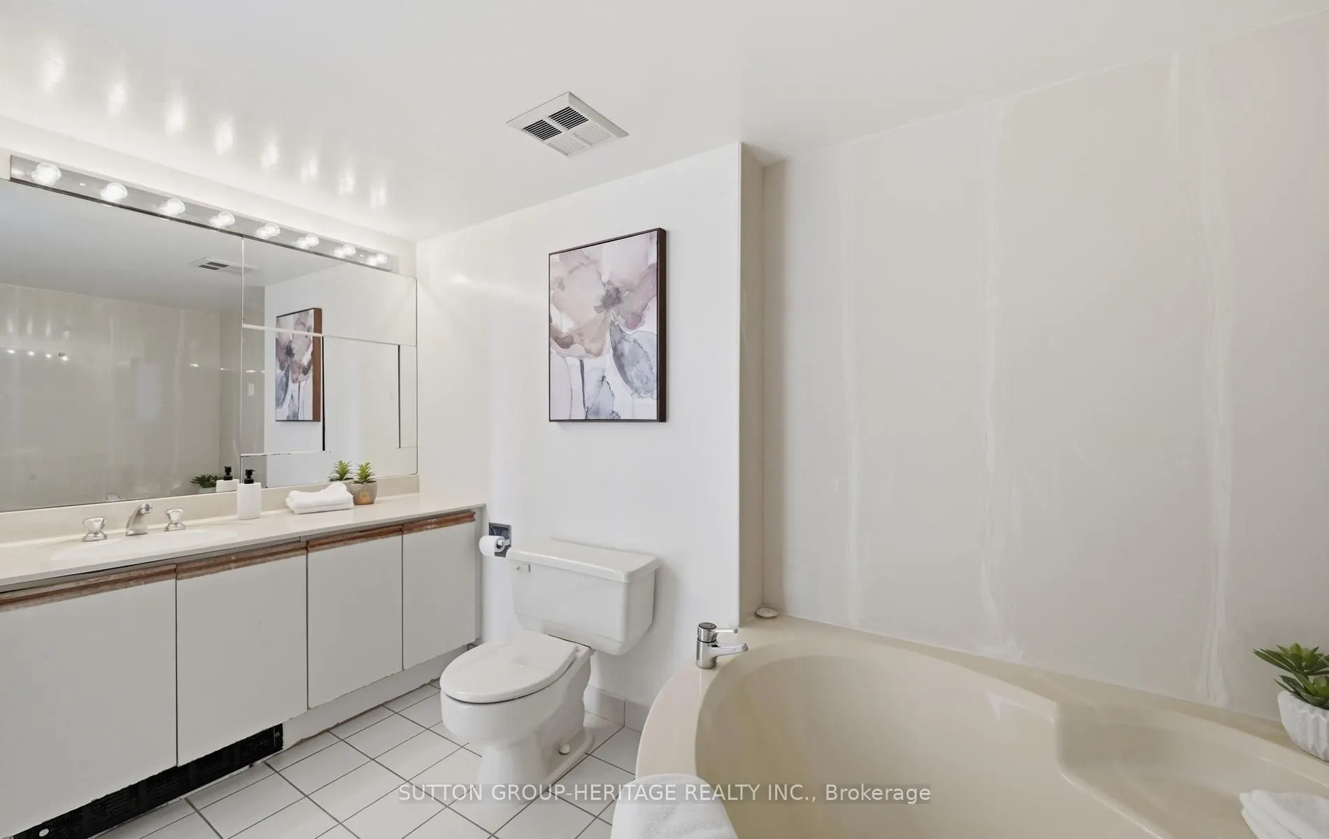 40 Harding Boulevard W #1112