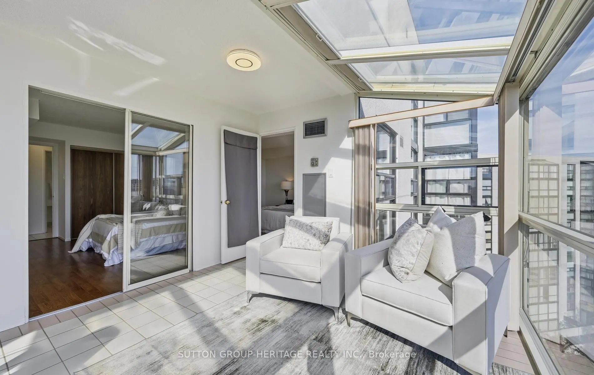 40 Harding Boulevard W #1112