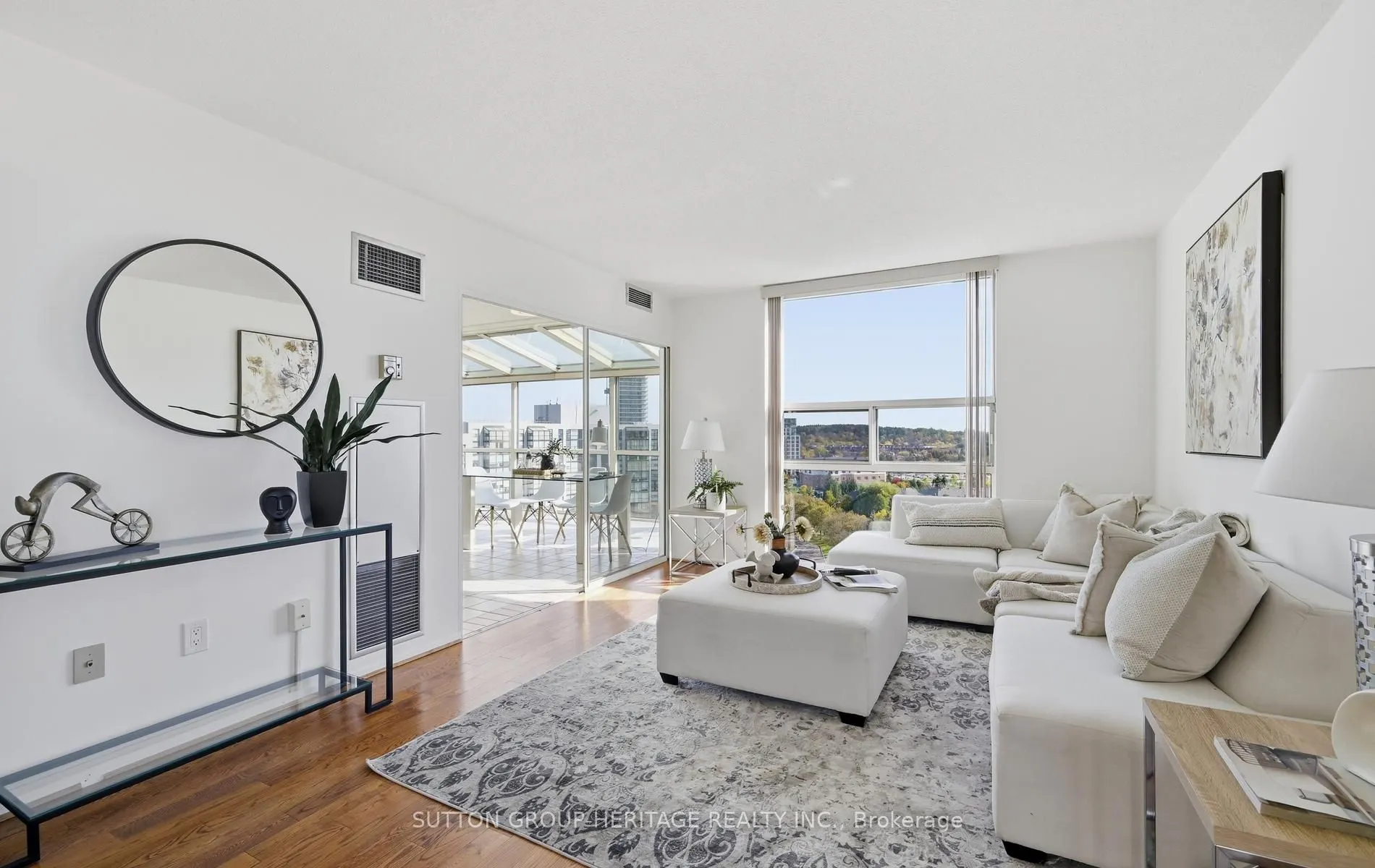 40 Harding Boulevard W #1112