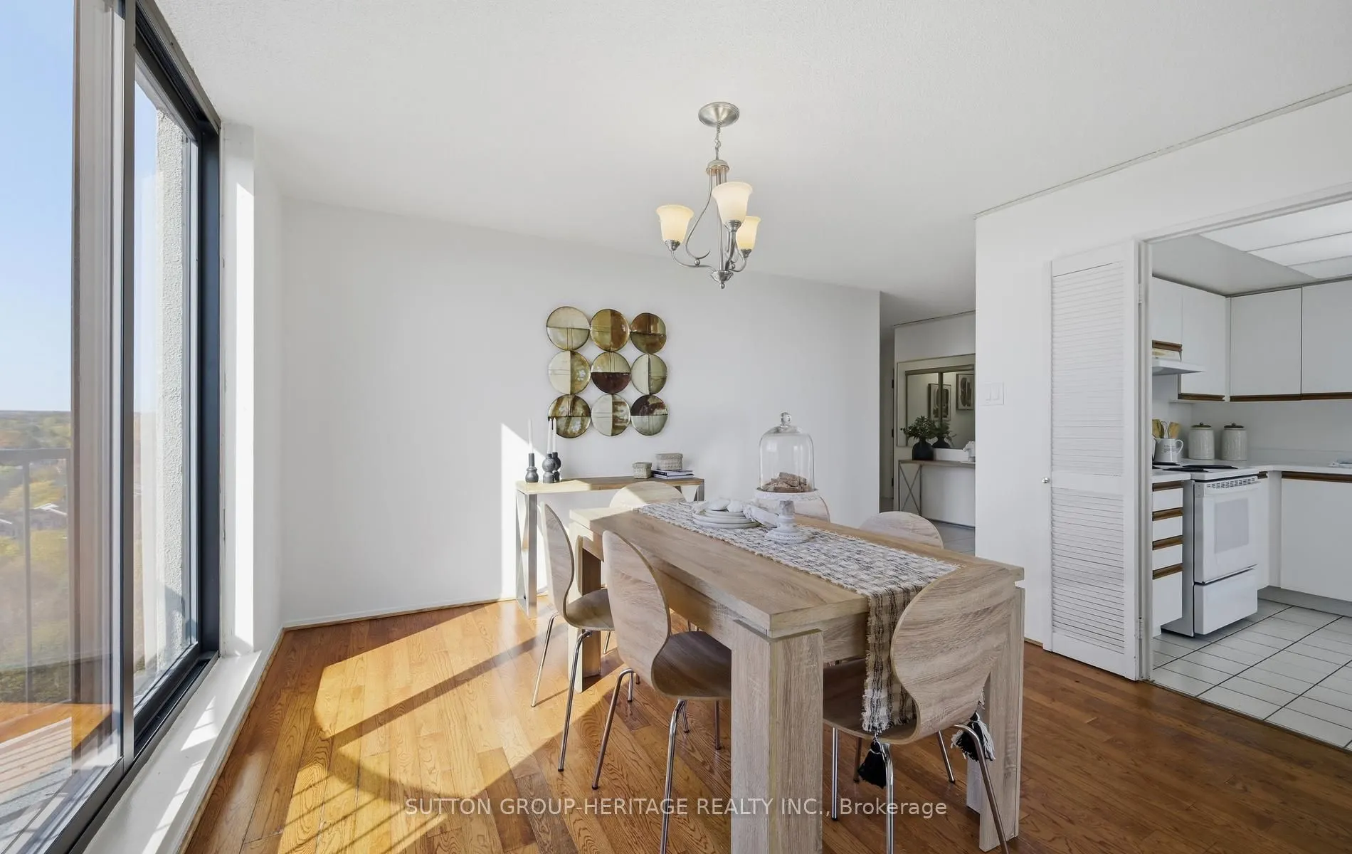 40 Harding Boulevard W #1112