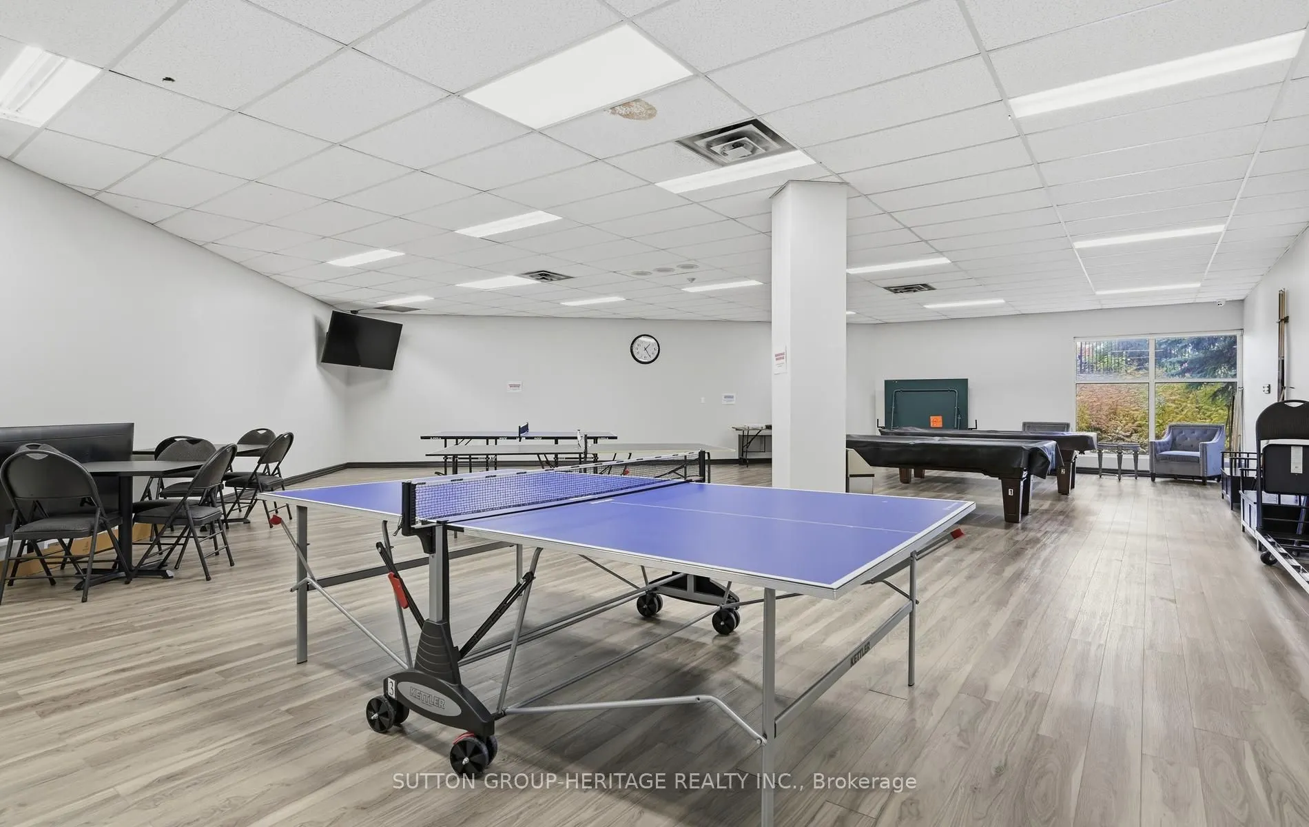 40 Harding Boulevard W #1112